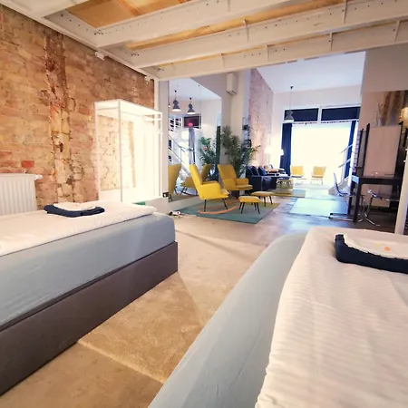 アパート Sc 00 Loft By Rockchair L Superhost Status L Unique & Style Loft 230 Sqm 2 Floors Tablefootball Tabletennis 3 Bathrooms Boxspringbeds Welcomes You! ベルリン