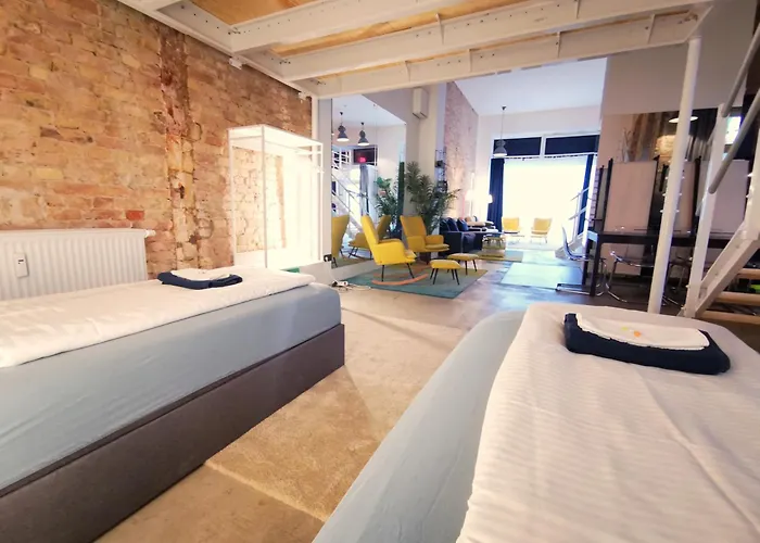 Apartament Sc 00 Loft By Rockchair L Superhost Status L Unique & Style Loft 230 Sqm 2 Floors Tablefootball Tabletennis 3 Bathrooms Boxspringbeds Welcomes You! Berlin