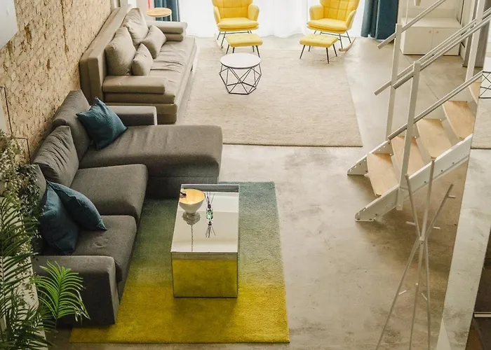 דירה Sc 00 Loft By Rockchair L Superhost Status L Unique & Style Loft 230 Sqm 2 Floors Tablefootball Tabletennis 3 Bathrooms Boxspringbeds Welcomes You! *