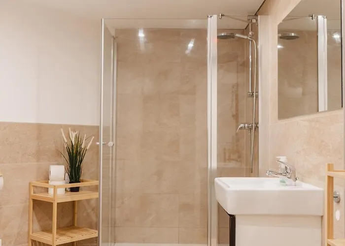 דירה Sc 00 Loft By Rockchair L Superhost Status L Unique & Style Loft 230 Sqm 2 Floors Tablefootball Tabletennis 3 Bathrooms Boxspringbeds Welcomes You! ברלין