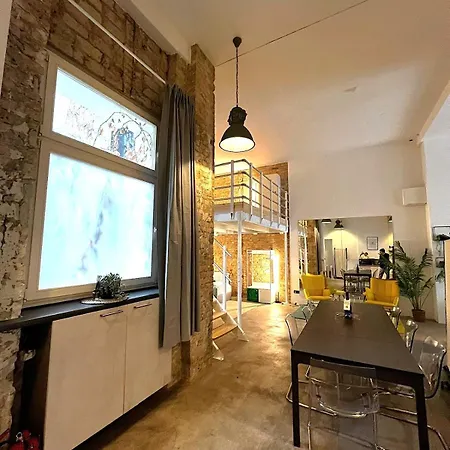 아파트 Sc 00 Loft By Rockchair L Superhost Status L Unique & Style Loft 230 Sqm 2 Floors Tablefootball Tabletennis 3 Bathrooms Boxspringbeds Welcomes You!